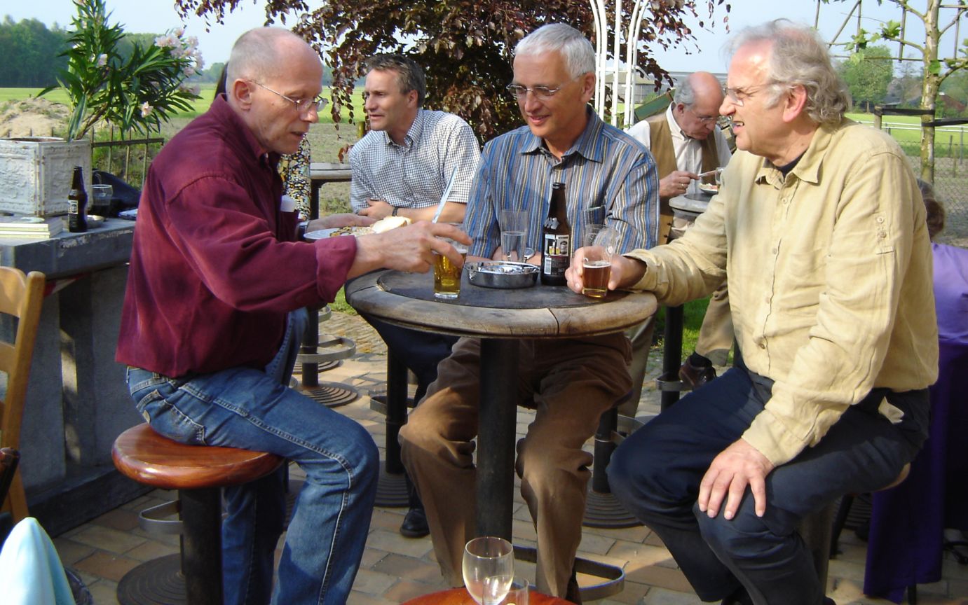 Pauze op het terras tijdens het 25 jarig jubileum
